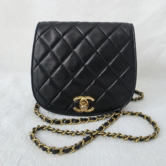 Auth Chanel Quilted Lambskin Flap Leather Waist/Belt Bag - Picture 2 of 13
